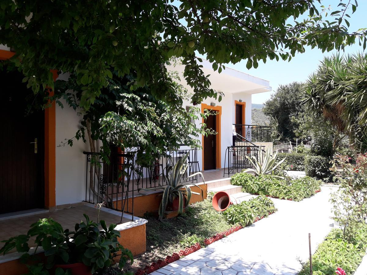 Studios Dimitris Punta 外观 照片